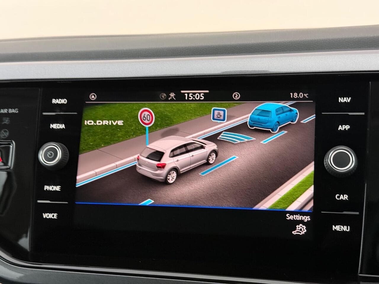 Volkswagen Polo thumbnail Infotainment System