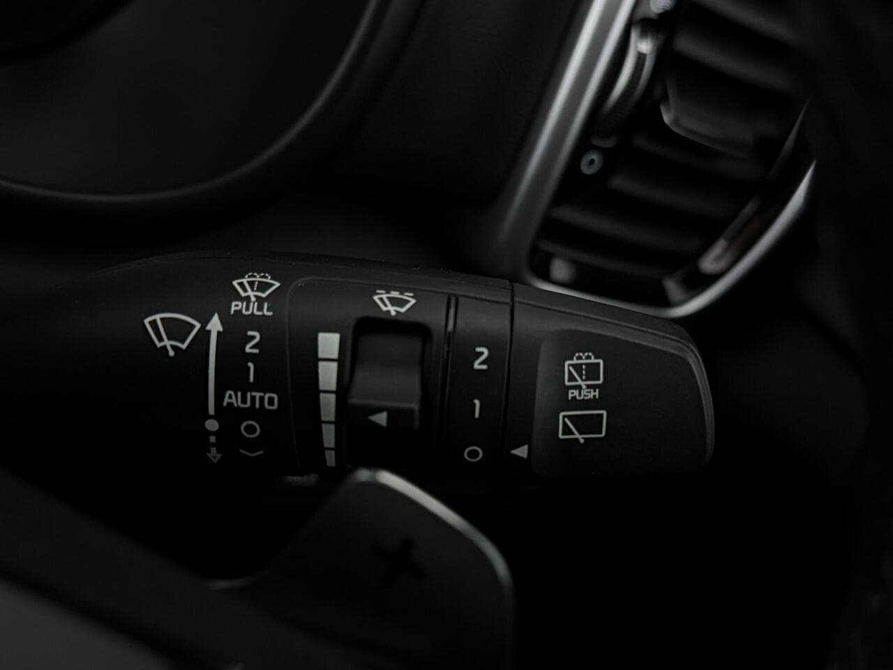 Kia Sportage thumbnail Misc Controls
