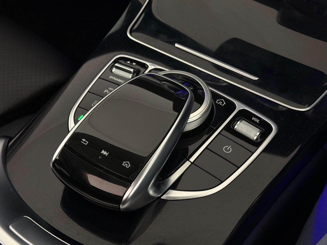 Mercedes-Benz C Class thumbnail Misc Controls