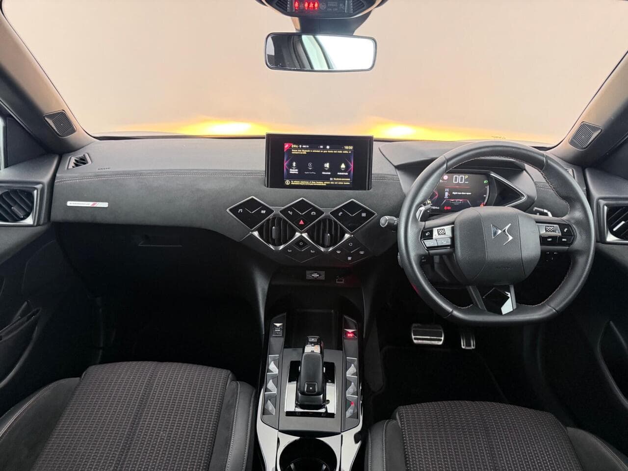 DS AUTOMOBILES DS 3 CROSSBACK thumbnail Interior Front