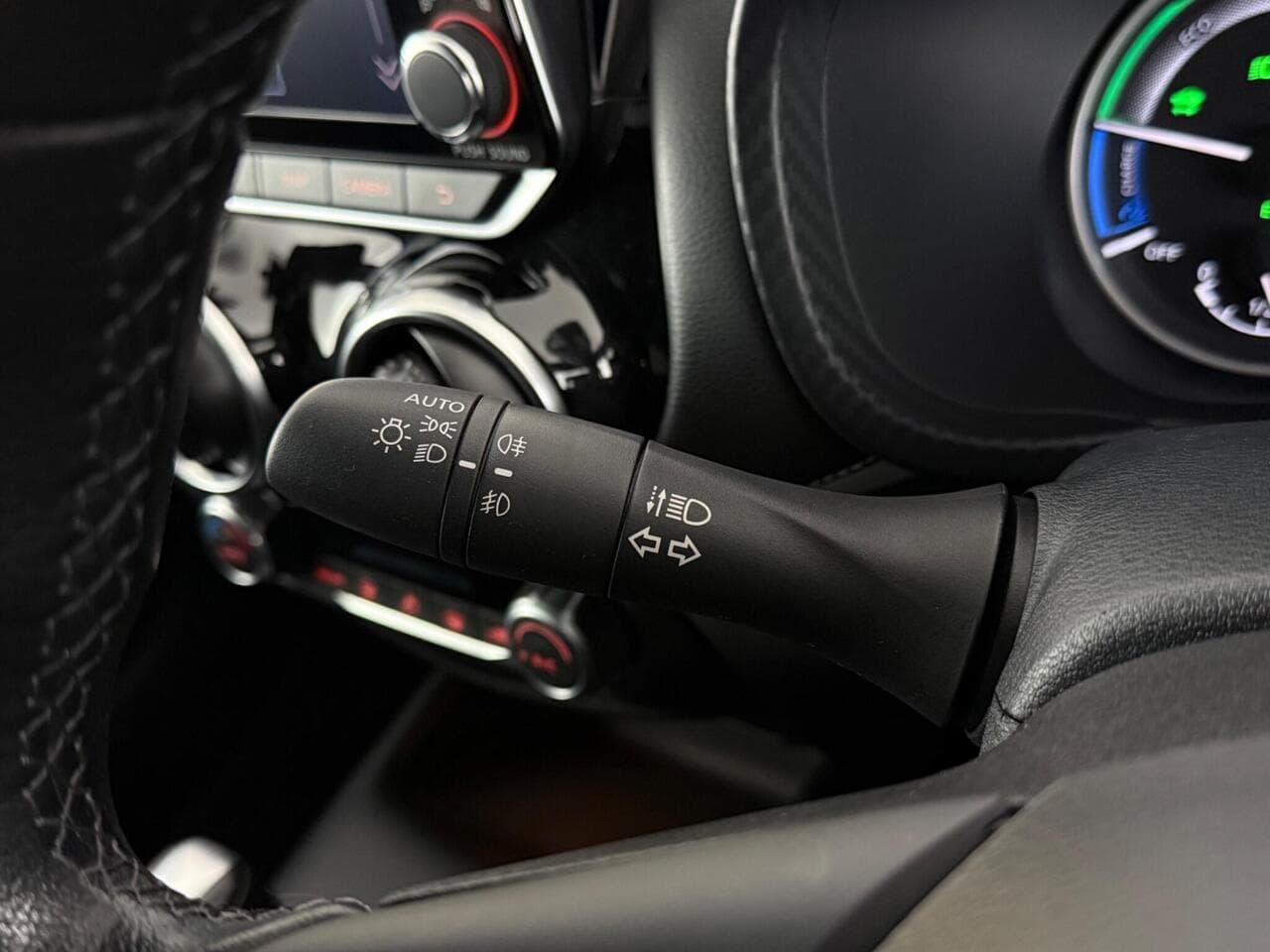 Nissan Juke thumbnail Misc Controls