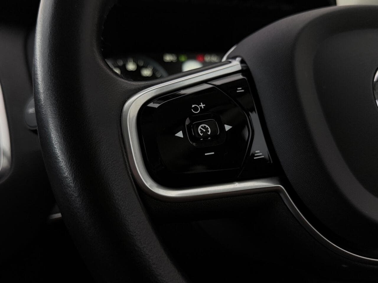 Volvo XC90 thumbnail Misc Controls