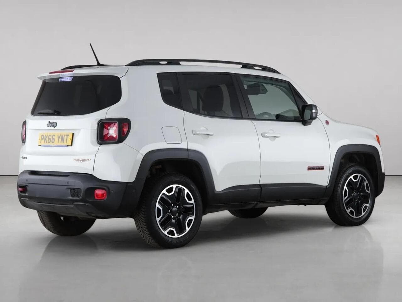 Jeep Renegade thumbnail Rear Right