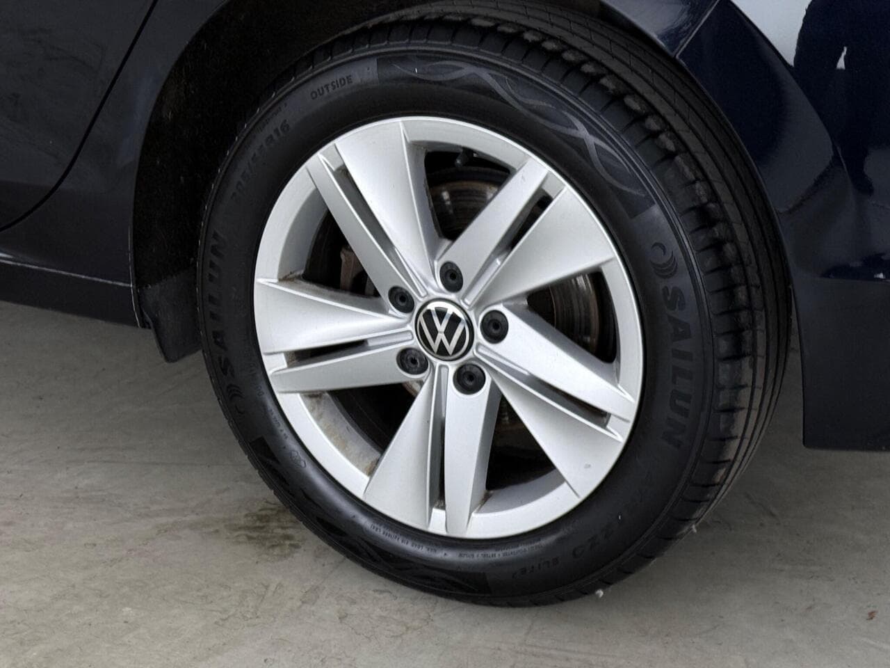 Volkswagen Golf thumbnail Wheel