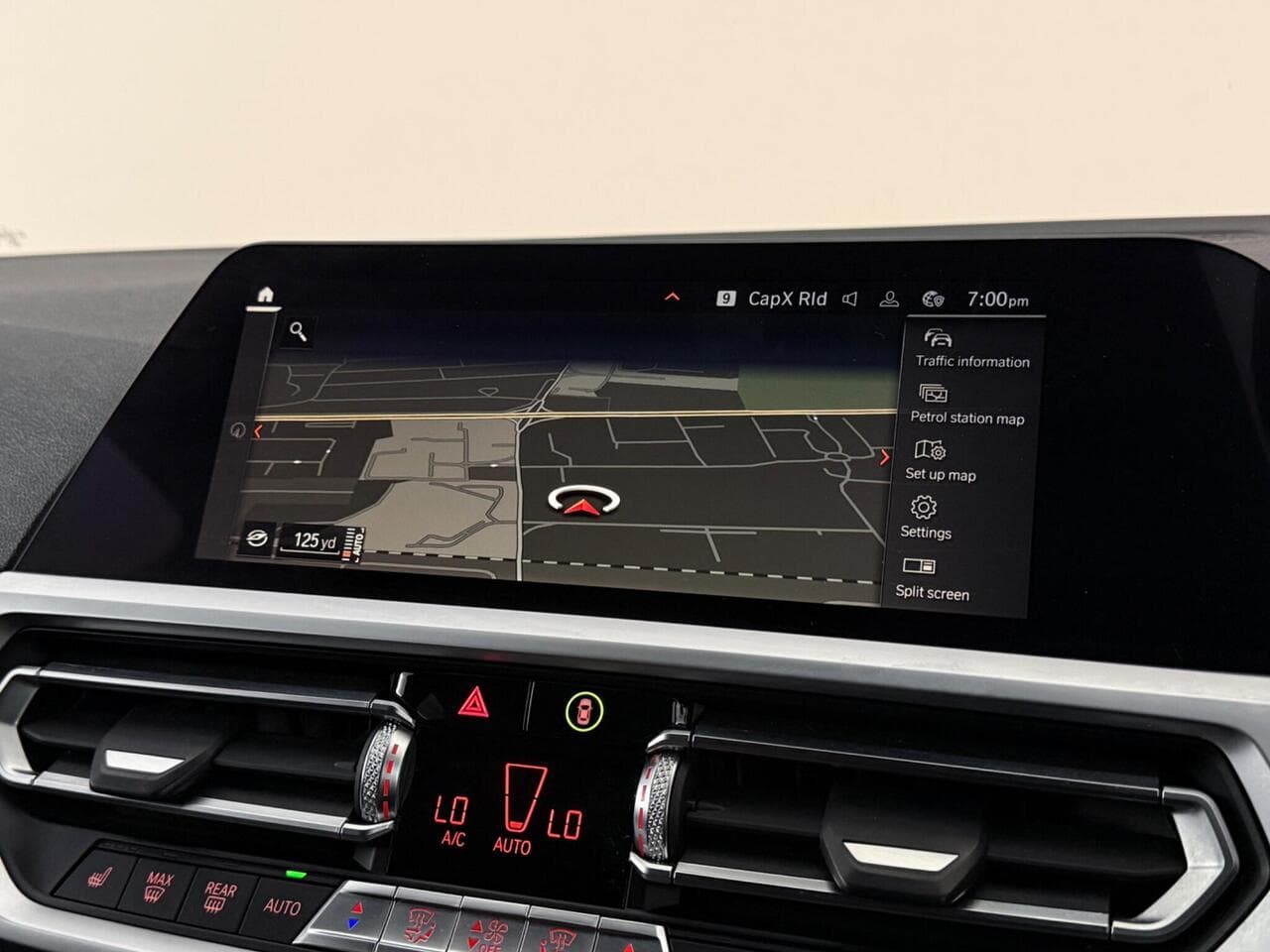 BMW 3 Series thumbnail Infotainment System