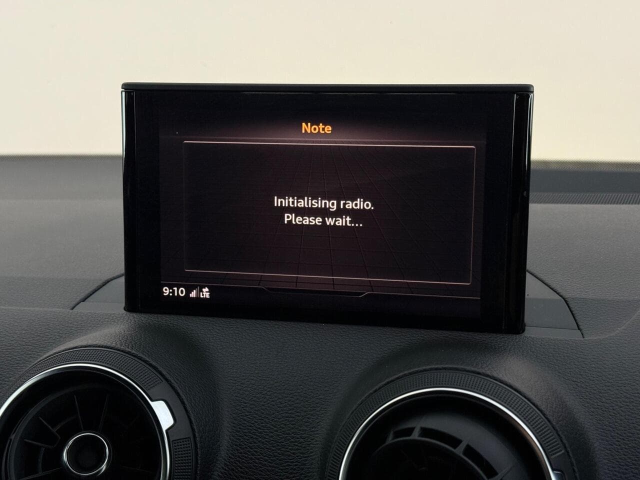 Audi Q2 thumbnail Infotainment System