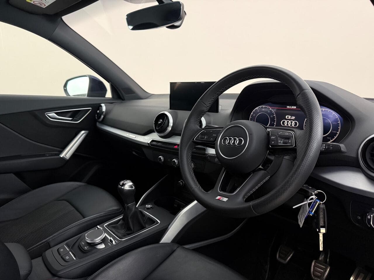 Audi Q2 thumbnail Interior Front
