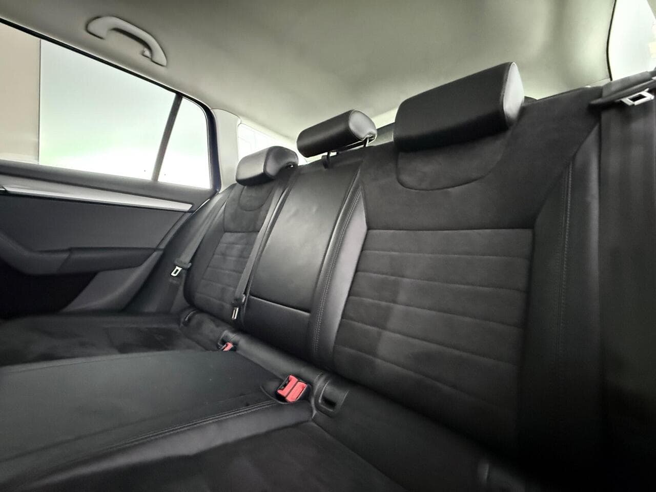 Skoda Octavia thumbnail Seats Rear