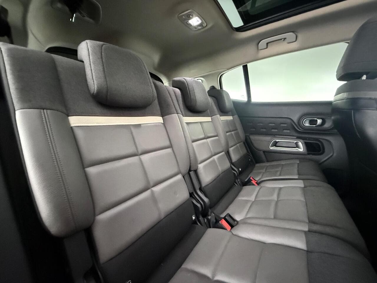 Citroen C5 Aircross thumbnail Seats Rear
