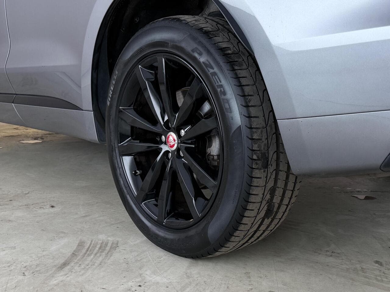 Jaguar F-PACE thumbnail Wheel