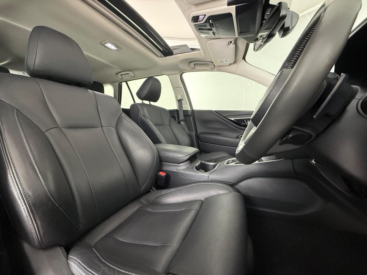 Subaru Outback thumbnail Seat Driver