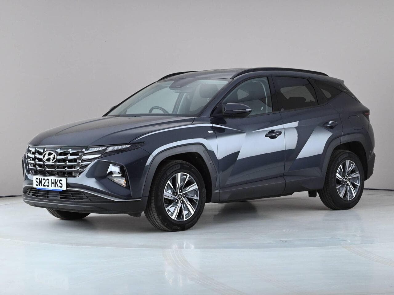 Hyundai TUCSON thumbnail Front Left
