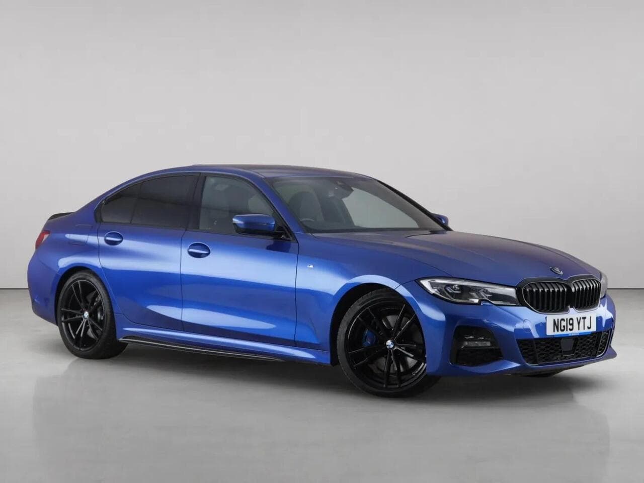 BMW 3 Series - BMW 3 Series 2.0 320d M Sport Saloon 4dr Diesel Auto xDrive Euro 6 (s/s) (190 ps)