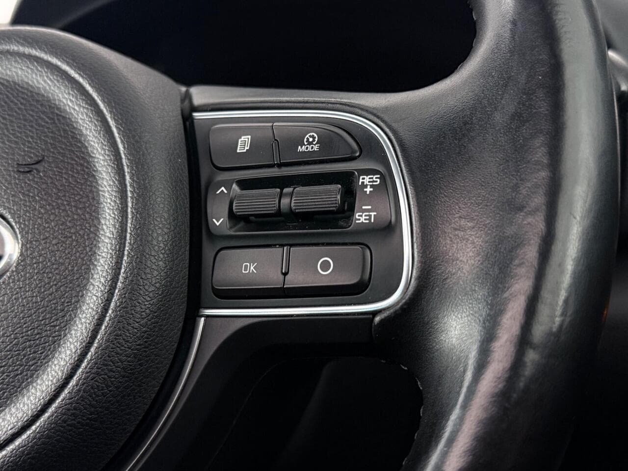 Kia Sportage thumbnail Misc Controls