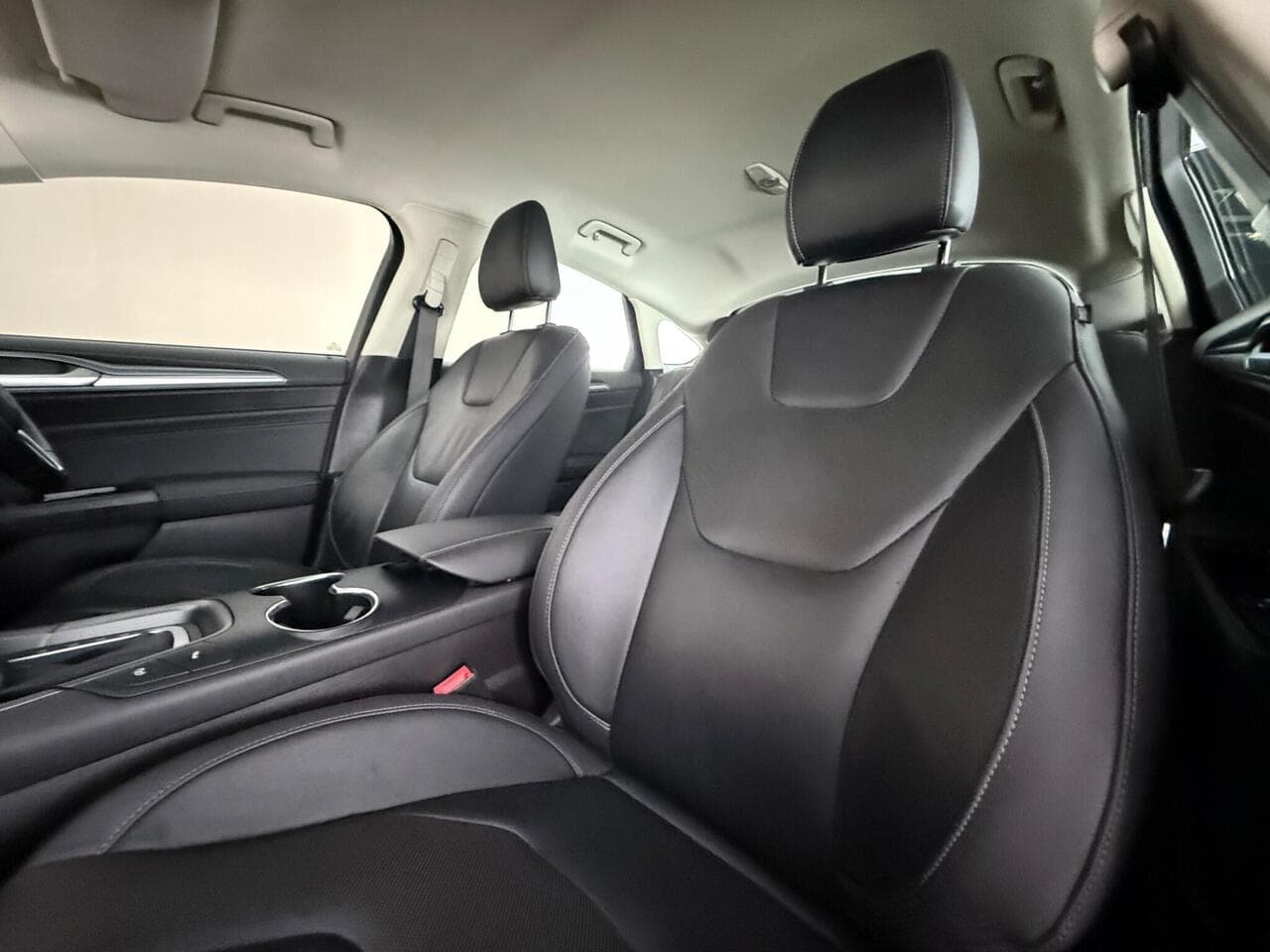 Ford Mondeo thumbnail Seat Front Passenger