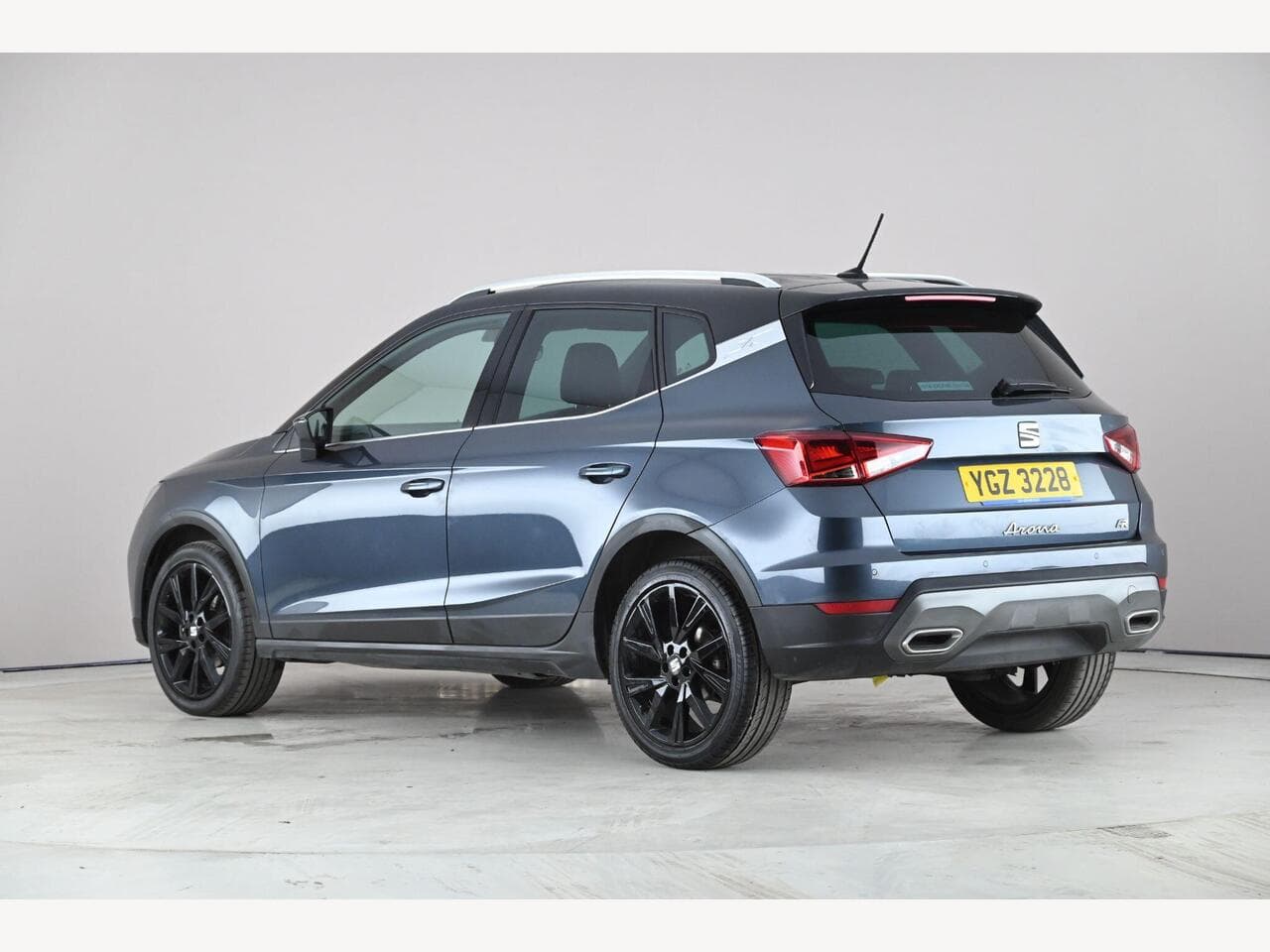 SEAT Arona thumbnail Rear Left