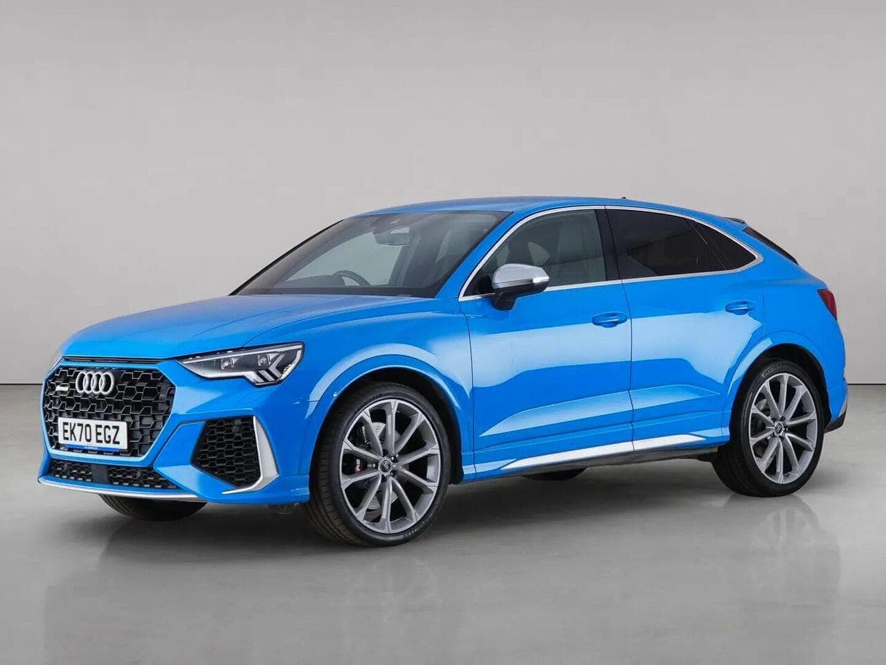 Audi RS Q3 thumbnail Front Left