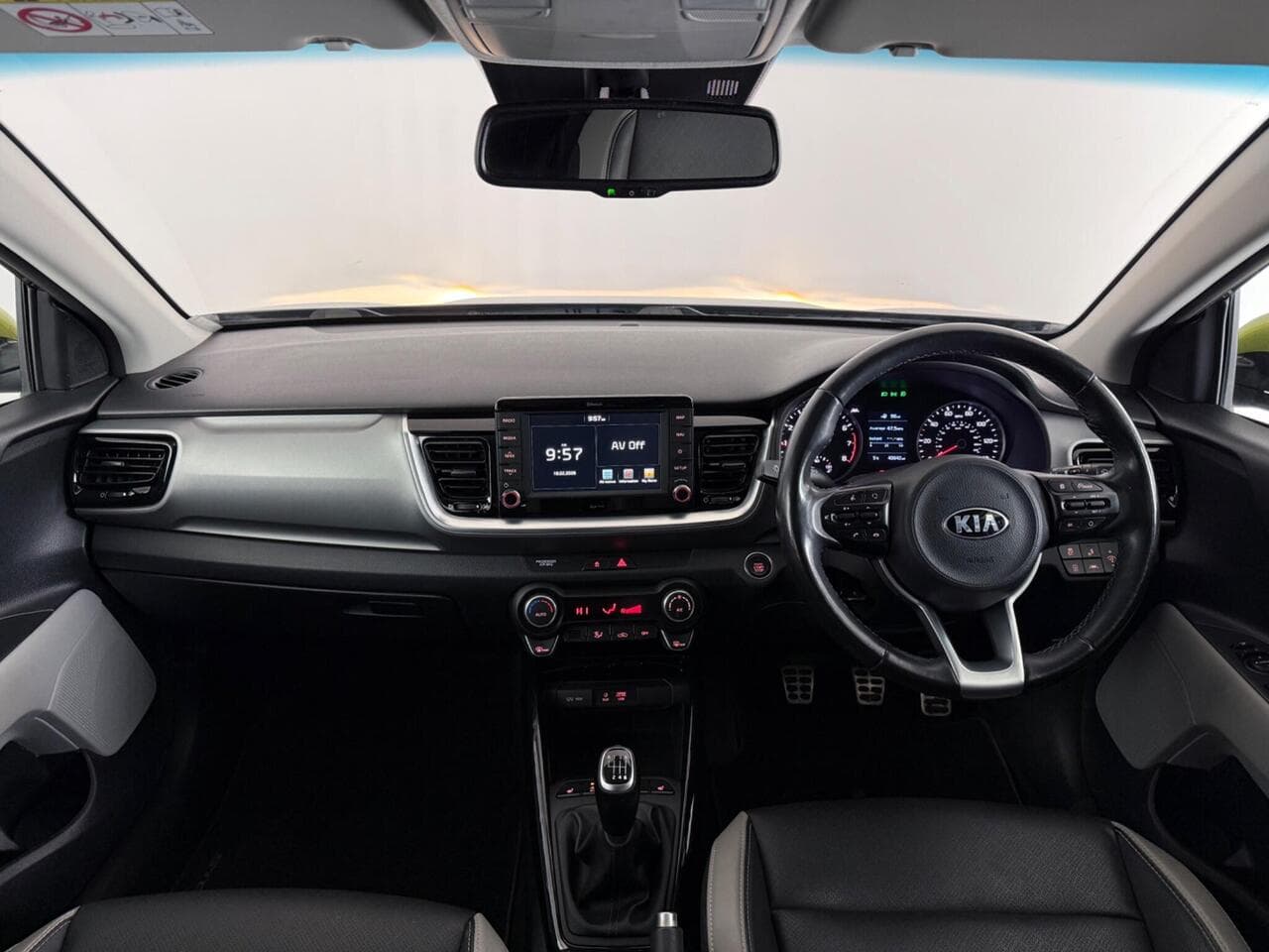 Kia Stonic thumbnail Interior Front