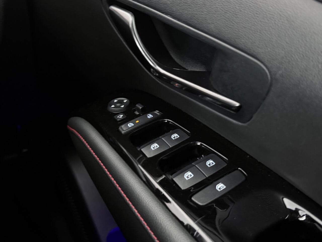 Hyundai TUCSON thumbnail Misc Controls