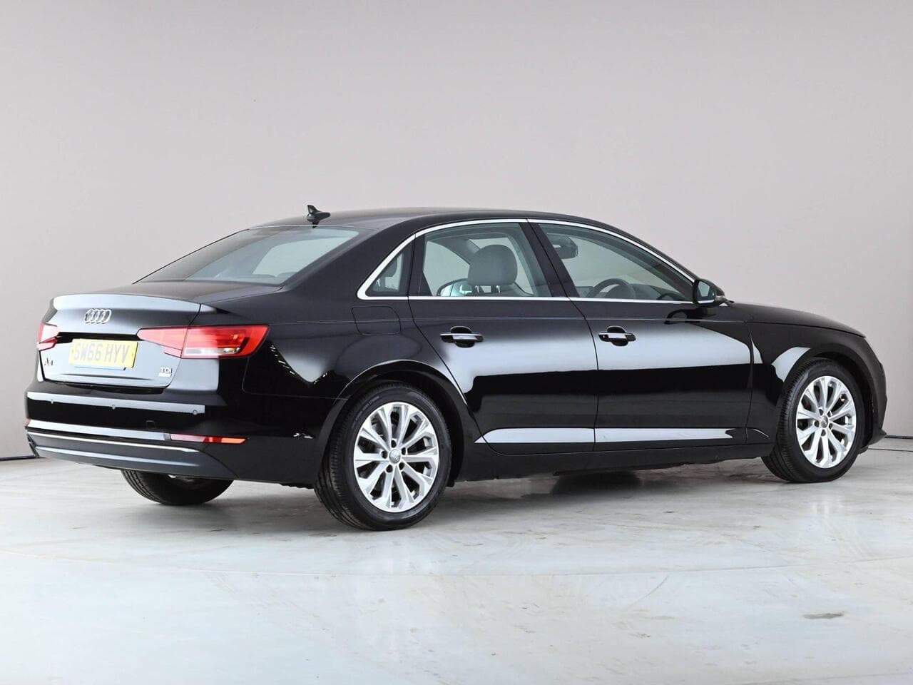 Audi A4 thumbnail Inconclusive