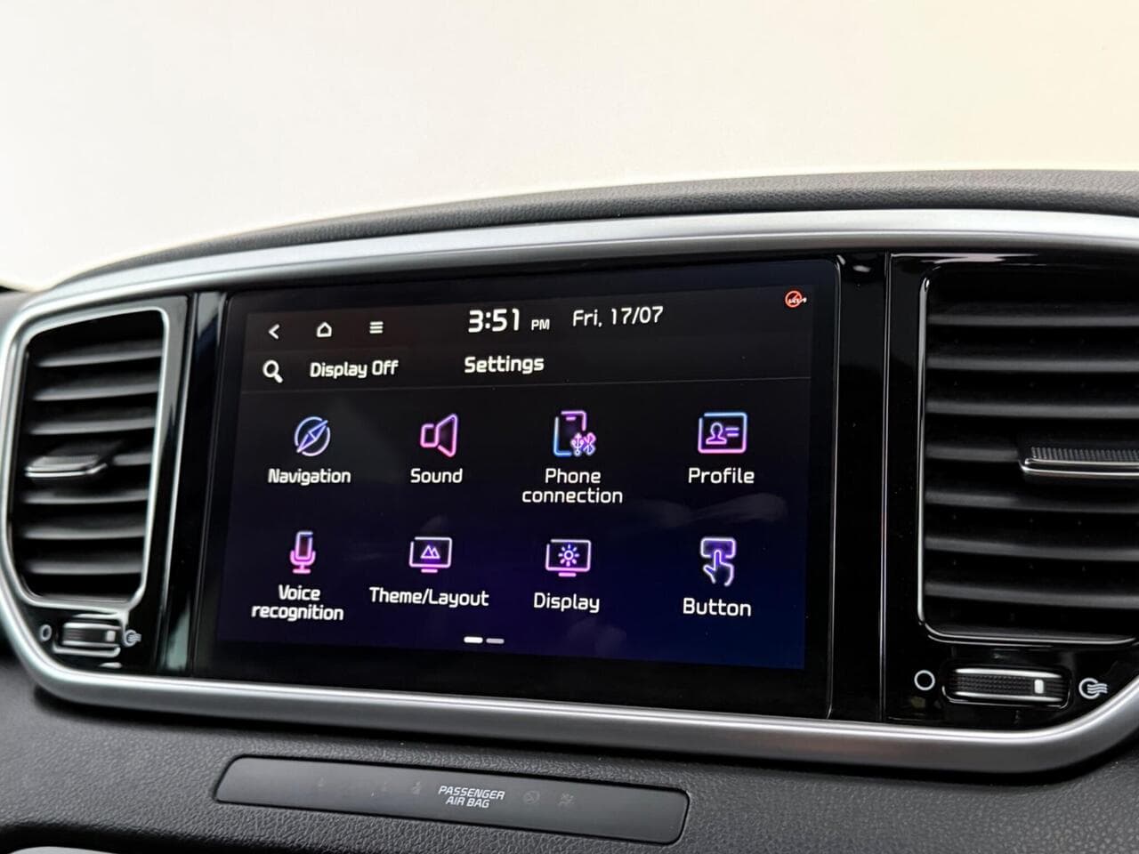 Kia Sportage thumbnail Infotainment System
