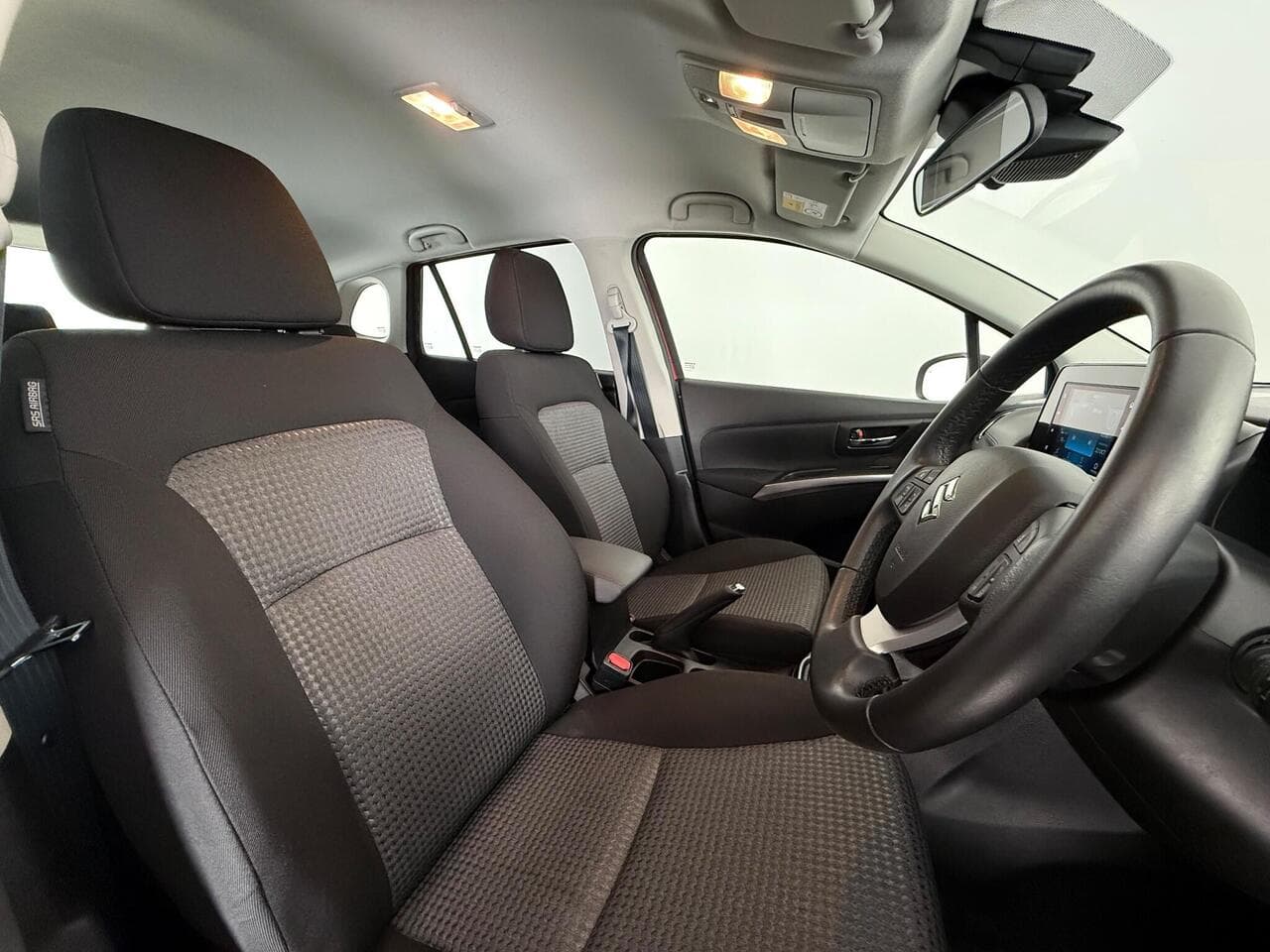 Suzuki S-Cross thumbnail Seat Driver