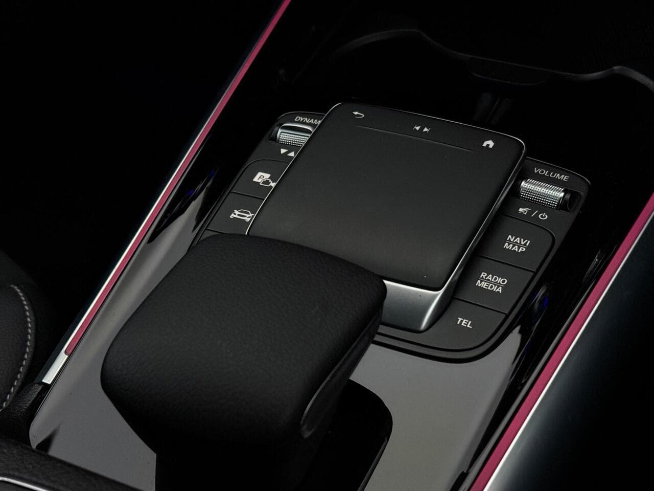 Mercedes-Benz B Class thumbnail Interior Front