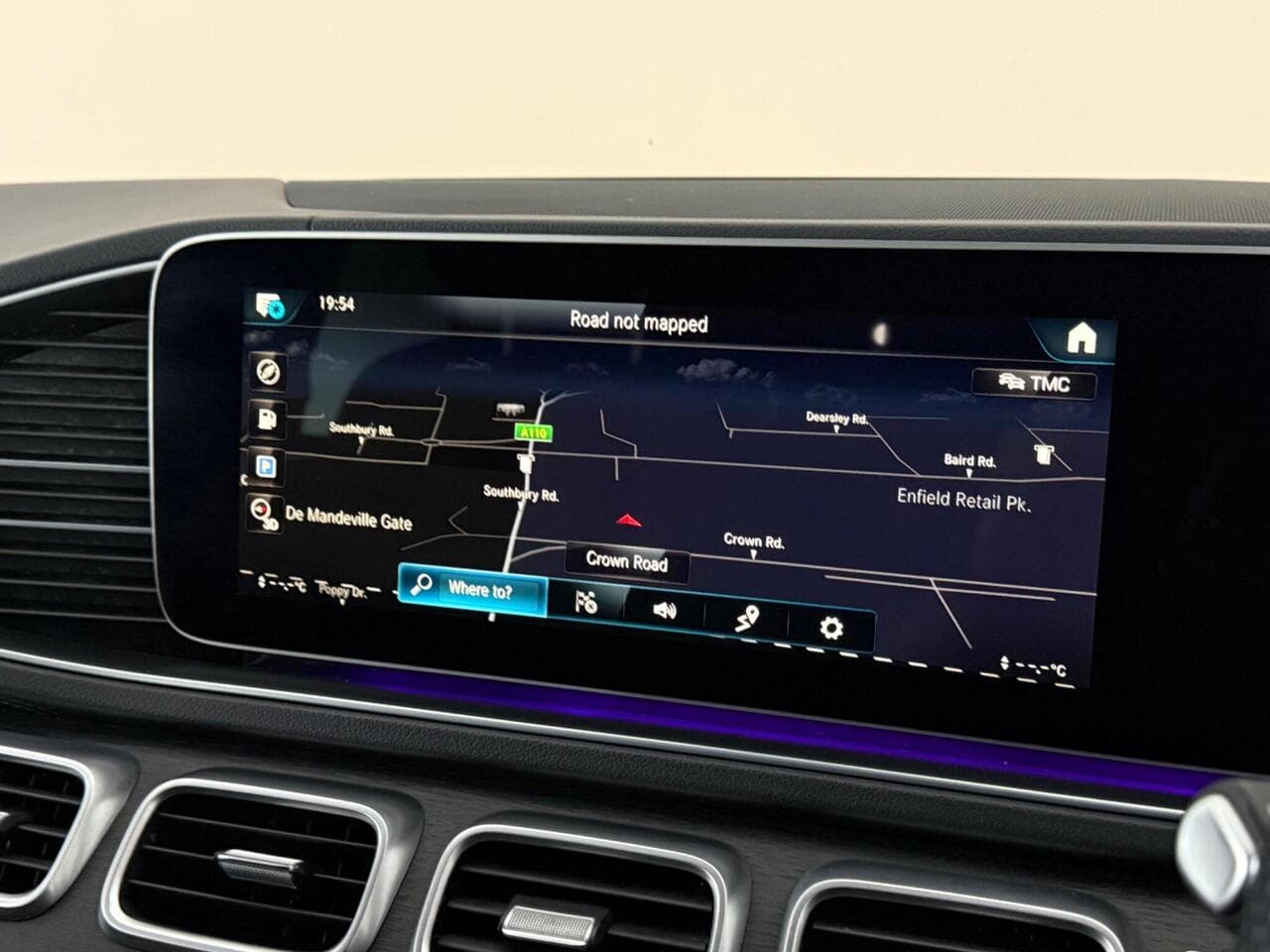 Mercedes-Benz GLE thumbnail Infotainment System