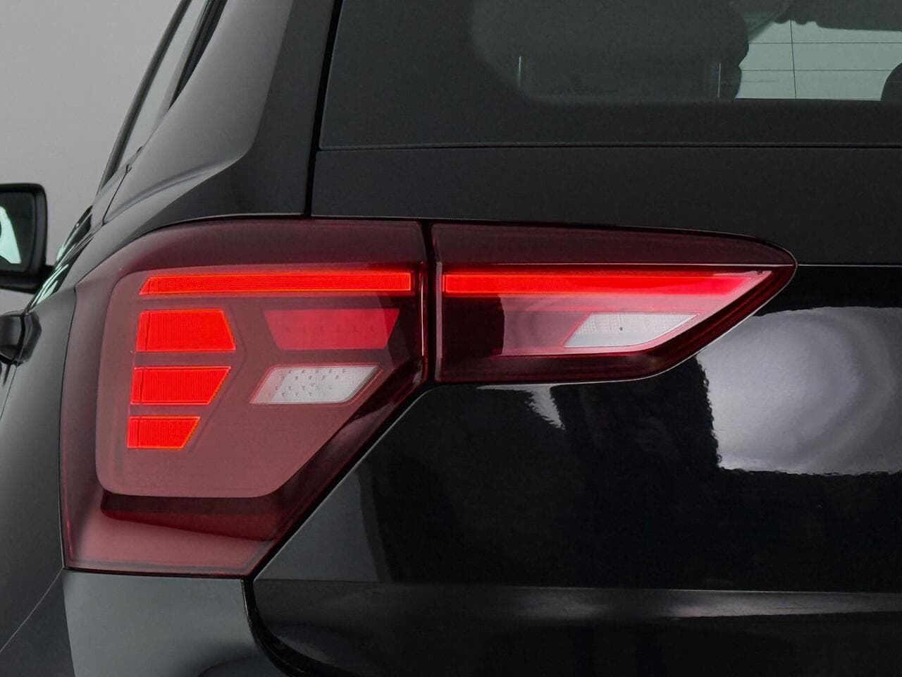 Volkswagen Polo thumbnail Lights Rear