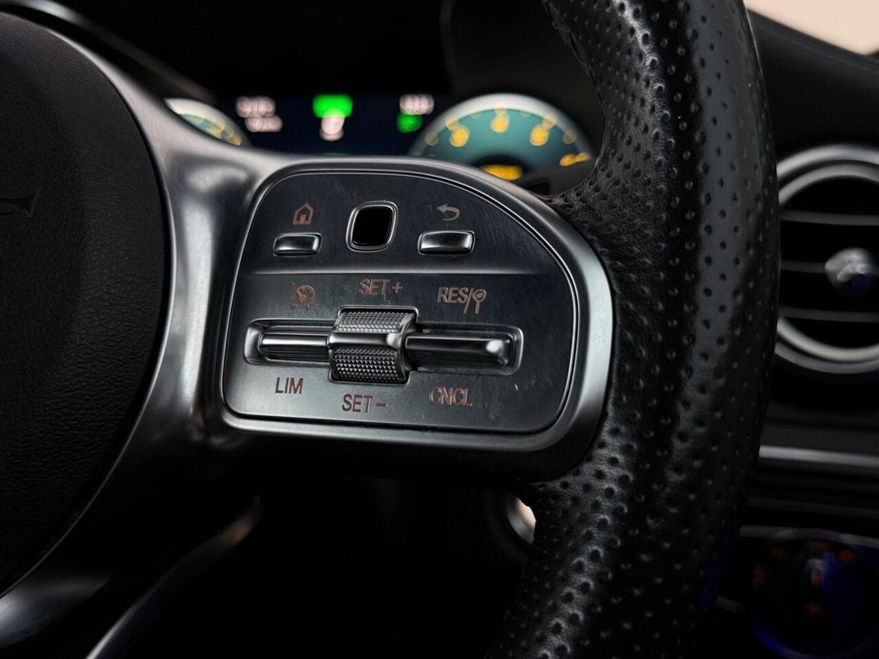 Mercedes-Benz C Class thumbnail Misc Controls