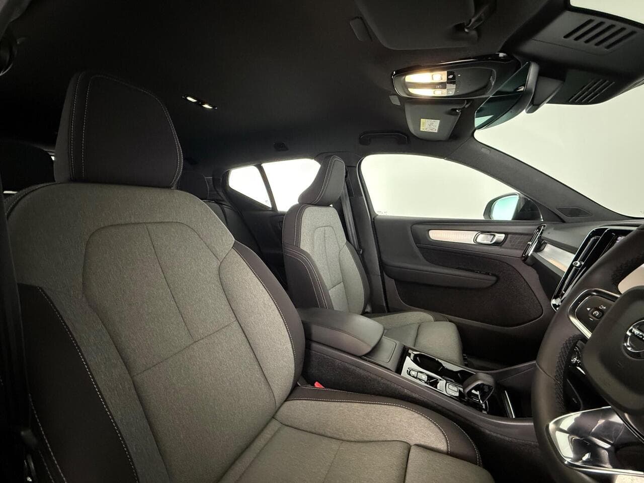 Volvo XC40 thumbnail Seat Driver