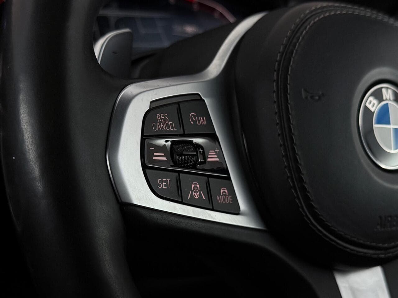 BMW X7 thumbnail Steering Wheel