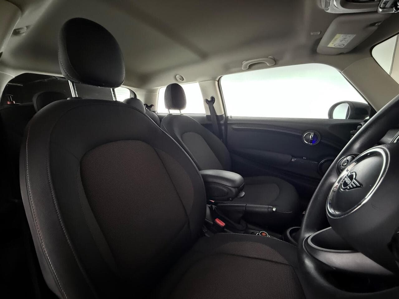 MINI Hatch thumbnail Seat Driver