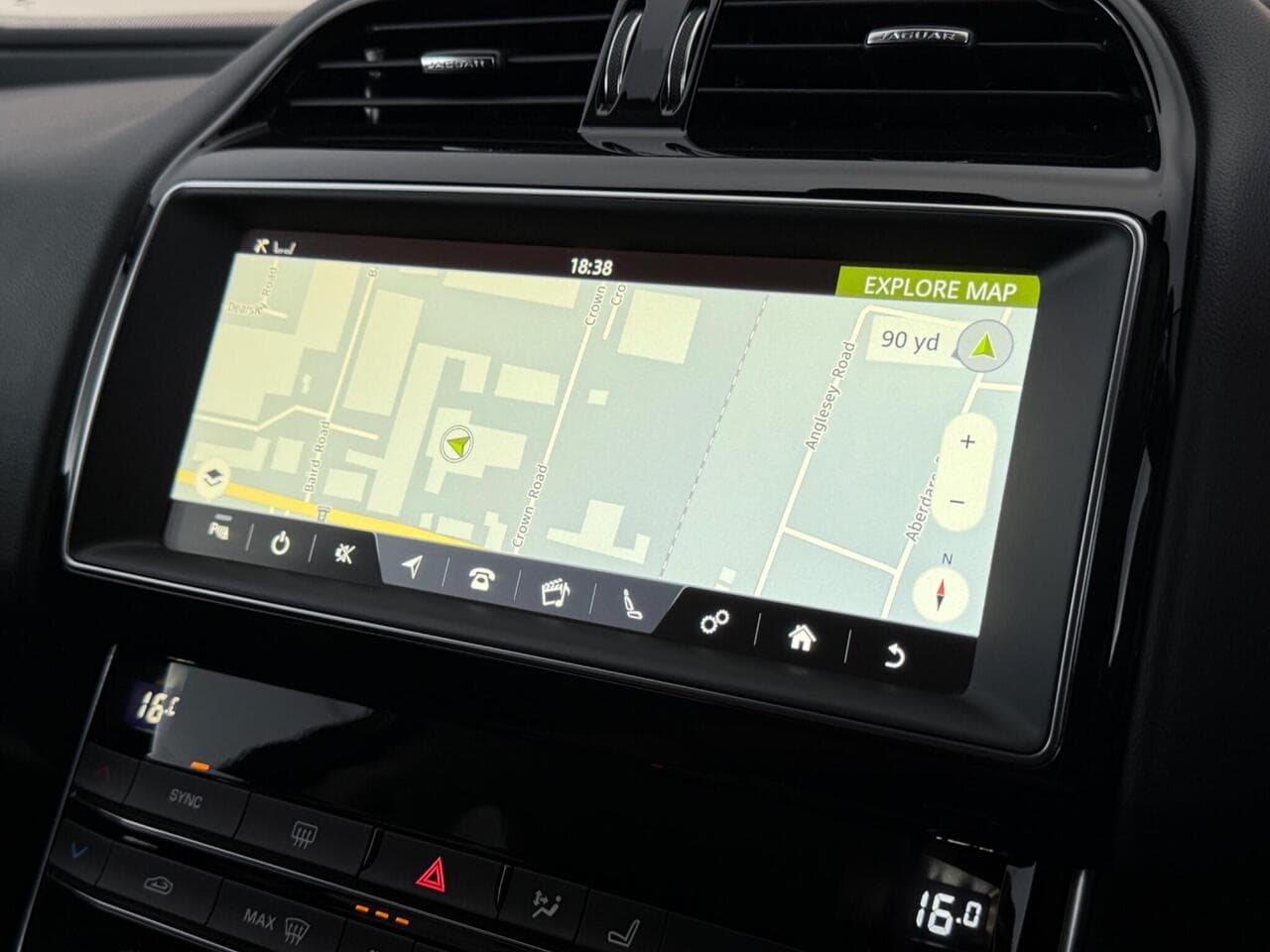 Jaguar XE thumbnail Infotainment System