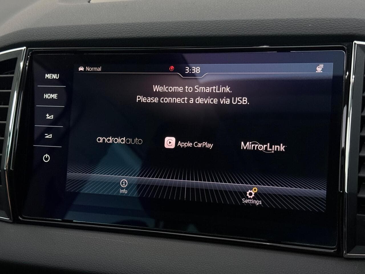 Skoda Karoq thumbnail Infotainment System