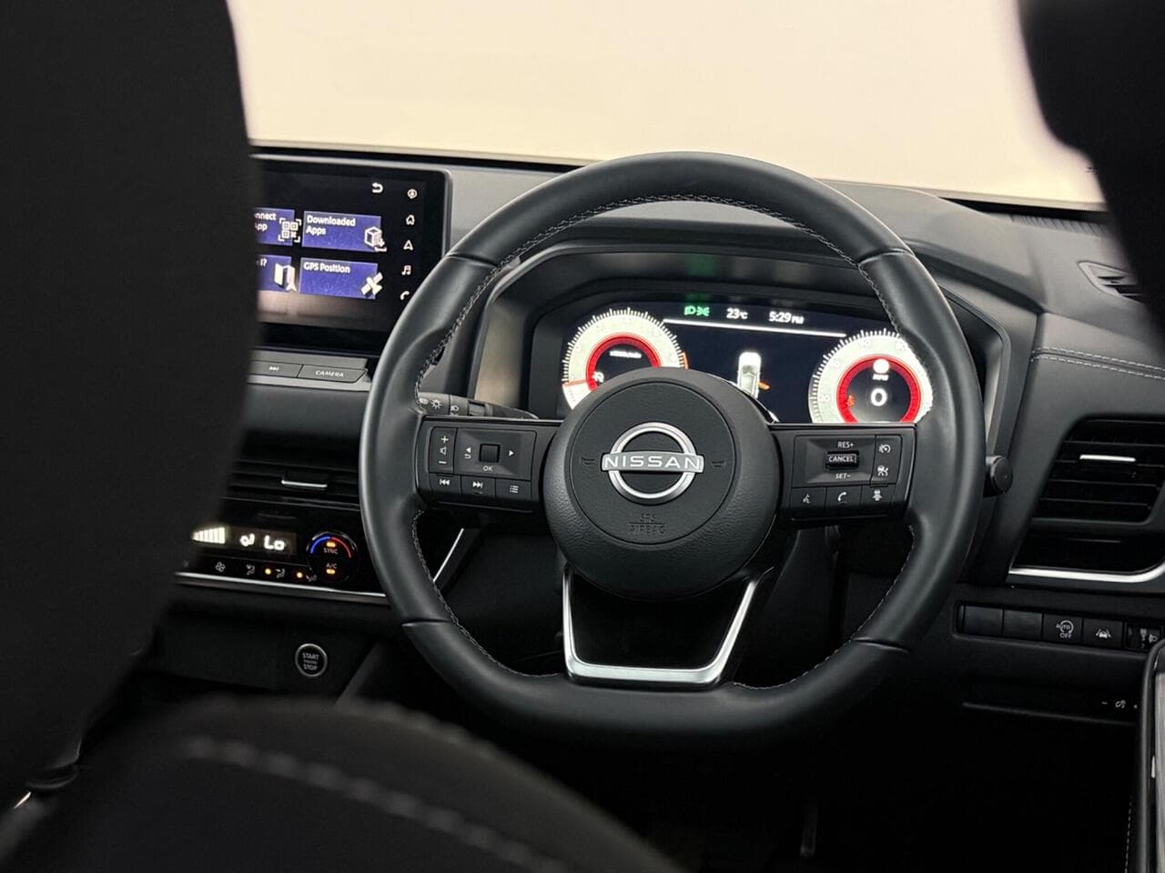 Nissan Qashqai thumbnail Steering Wheel