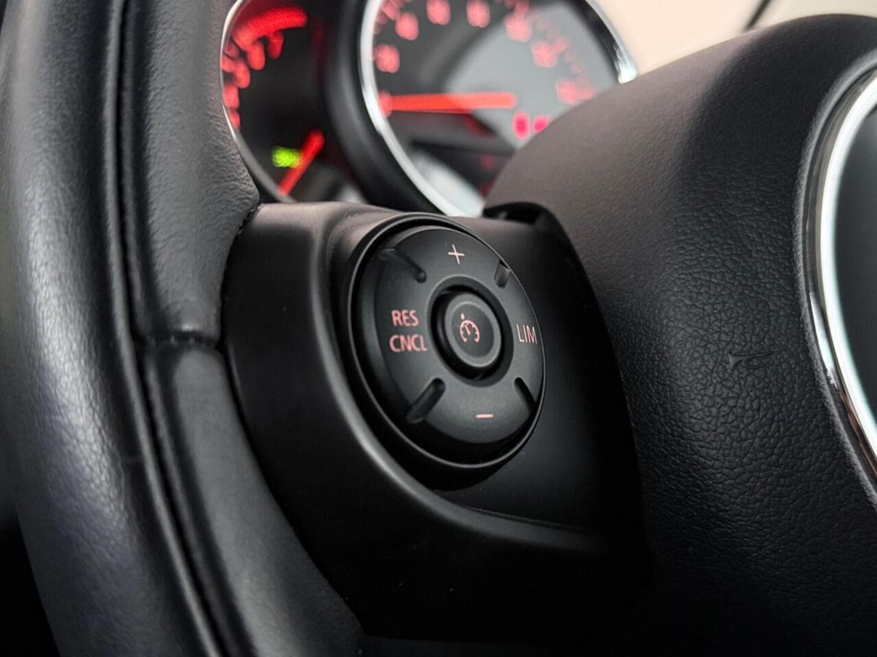 MINI Hatch thumbnail Misc Controls