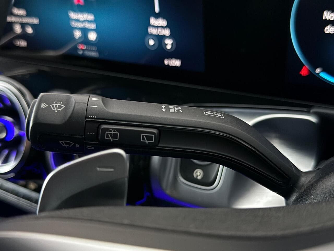 Mercedes-Benz GLB thumbnail Misc Controls