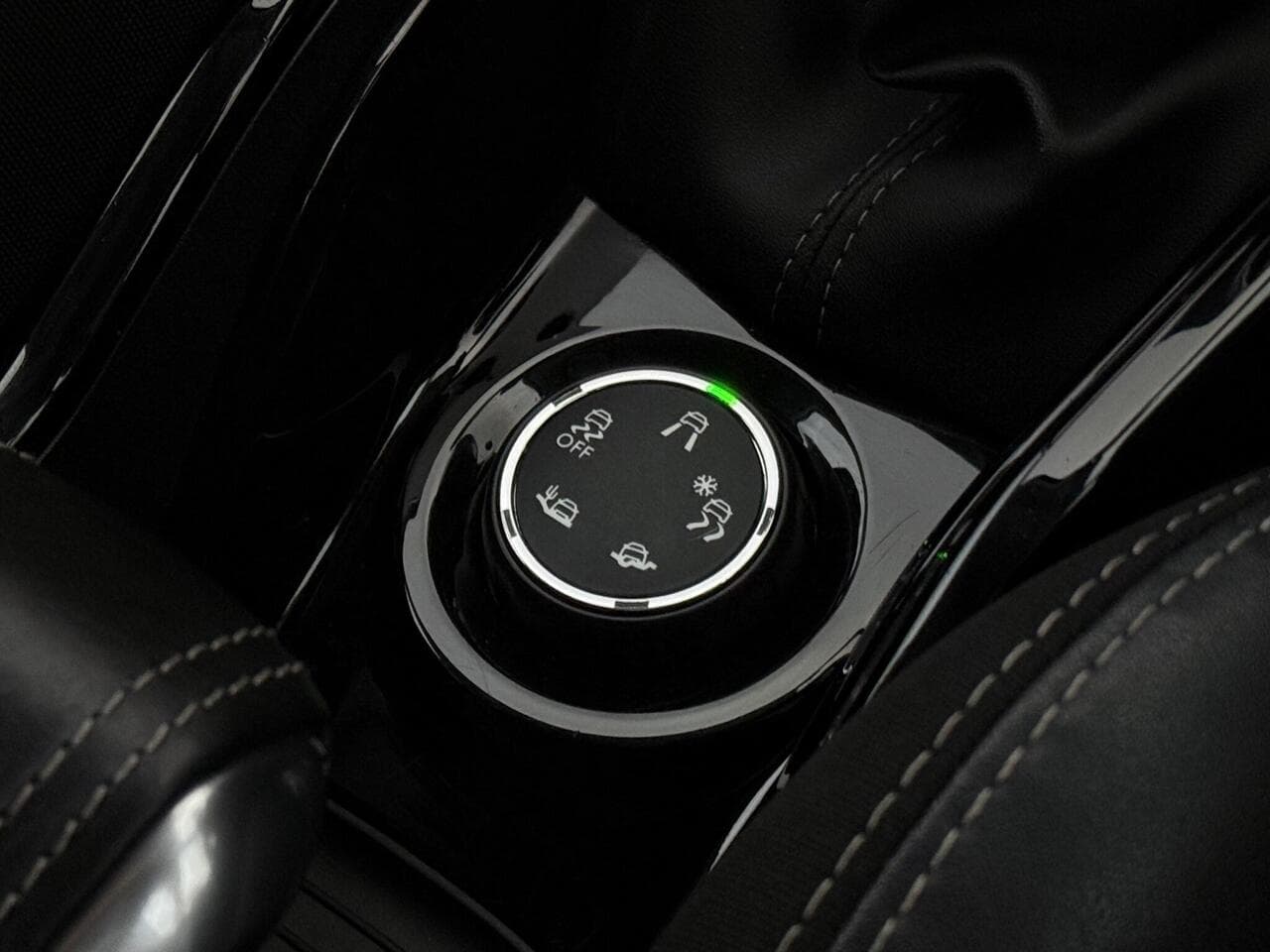 Peugeot 2008 thumbnail Misc Controls