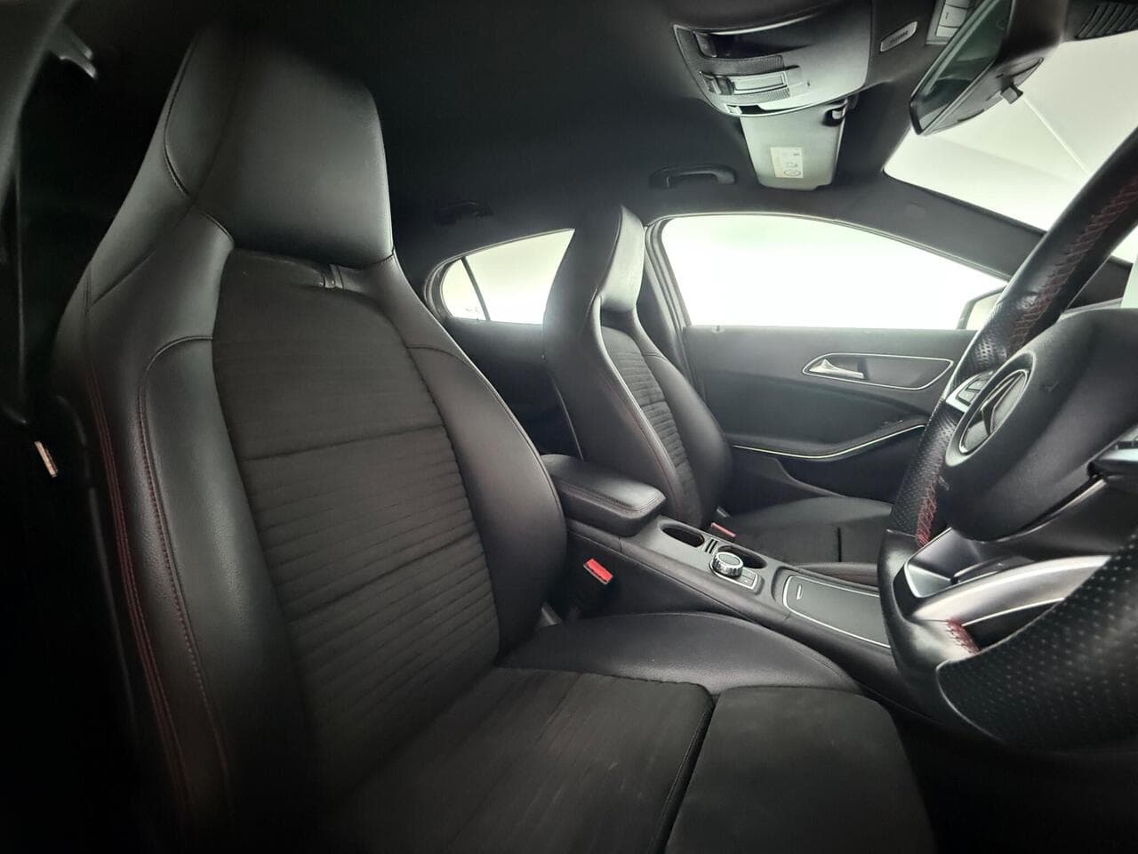 Mercedes-Benz GLA thumbnail Seat Driver