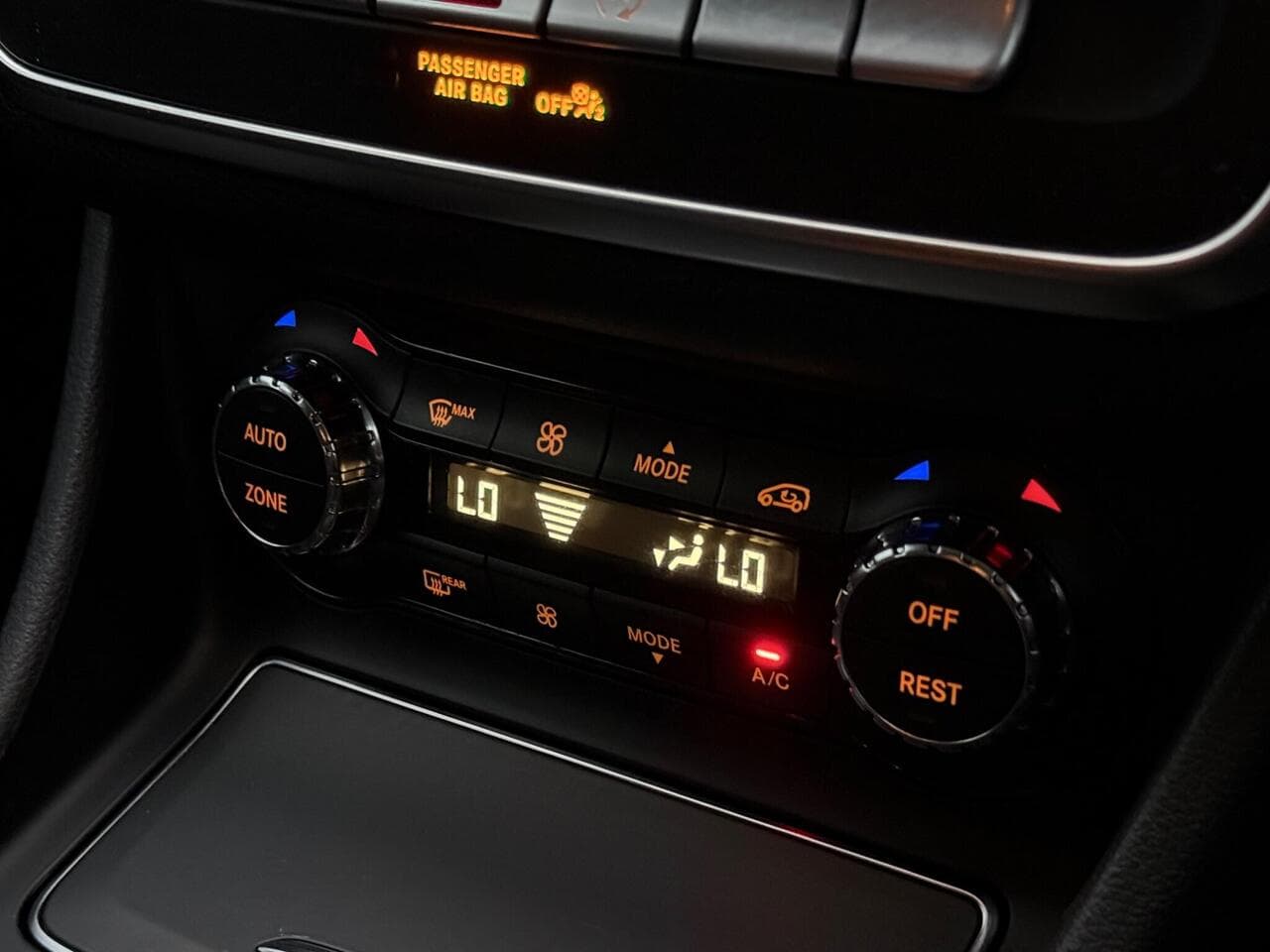 Mercedes-Benz GLA thumbnail Misc Controls