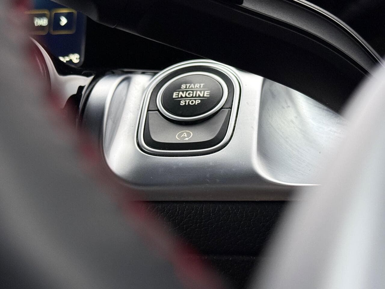 Mercedes-Benz GLB thumbnail Misc Controls