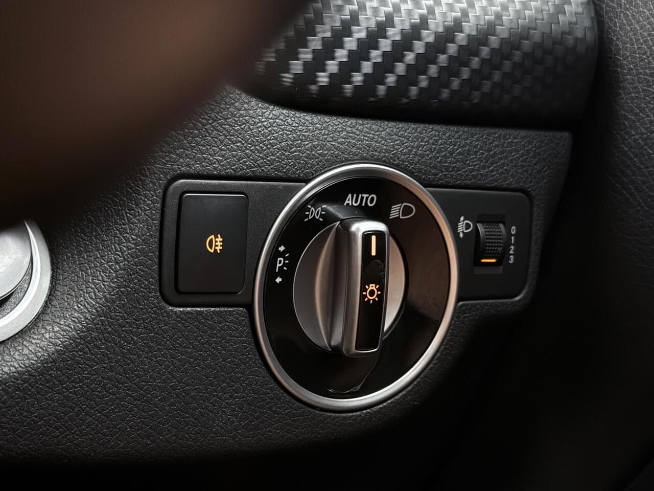 Mercedes-Benz A Class thumbnail Misc Controls