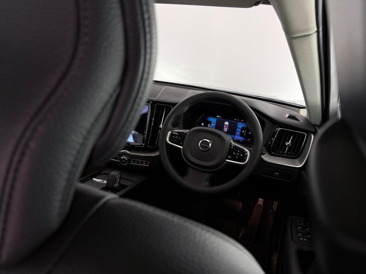 Volvo XC60 thumbnail Misc Controls