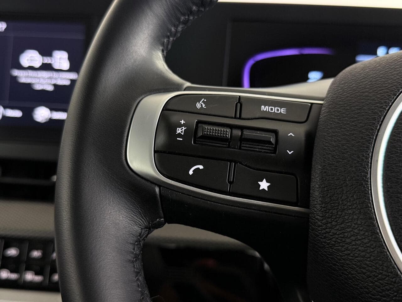 Kia Sportage thumbnail Misc Controls