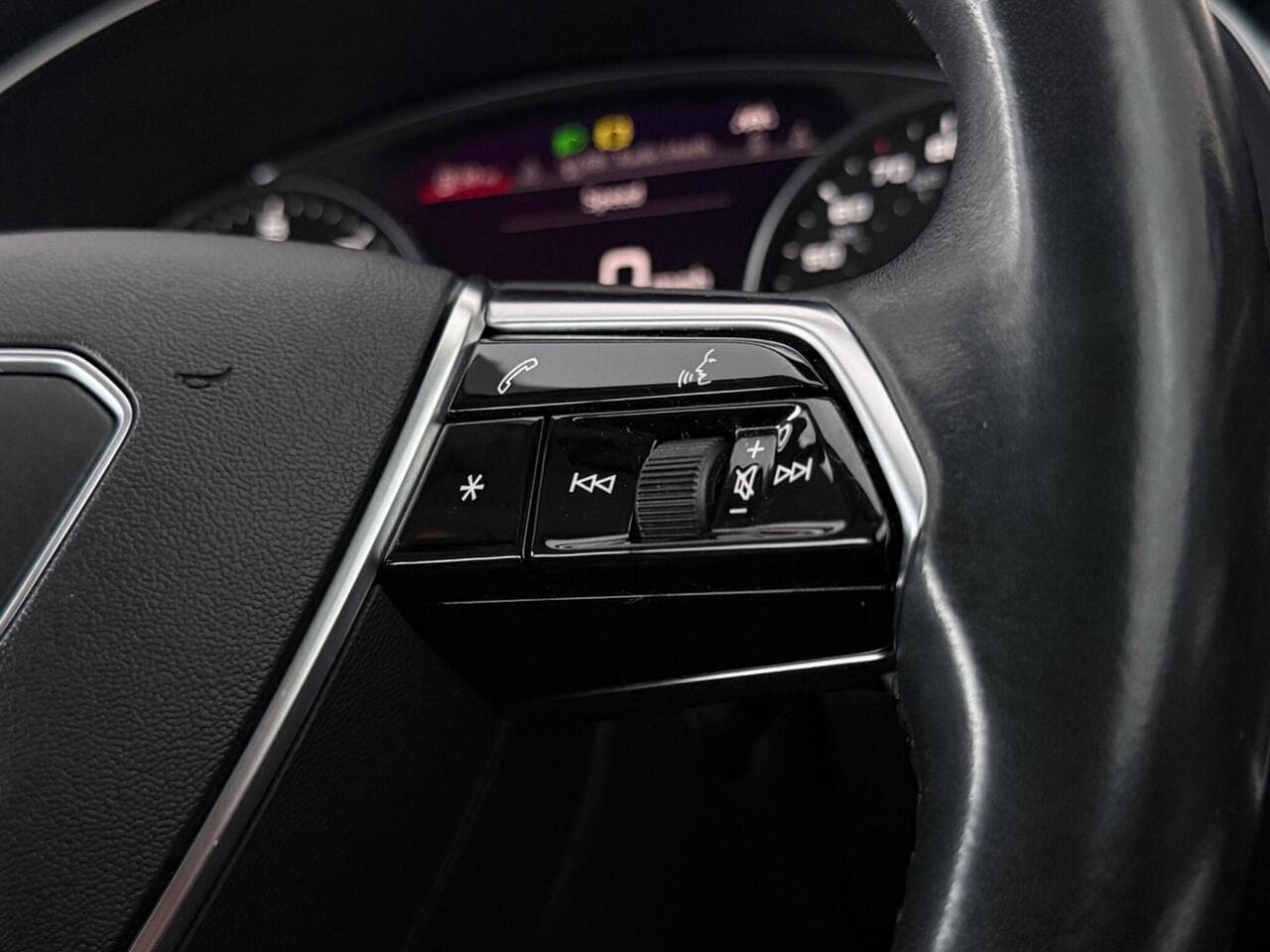 Audi A6 Saloon thumbnail Misc Controls
