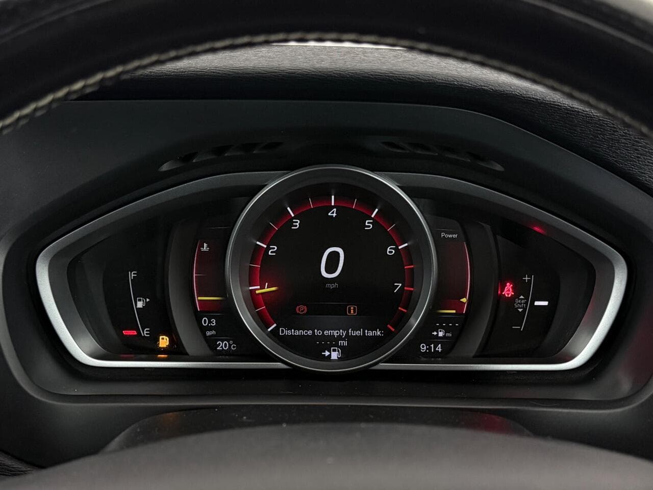 Volvo V40 thumbnail Driver Instruments