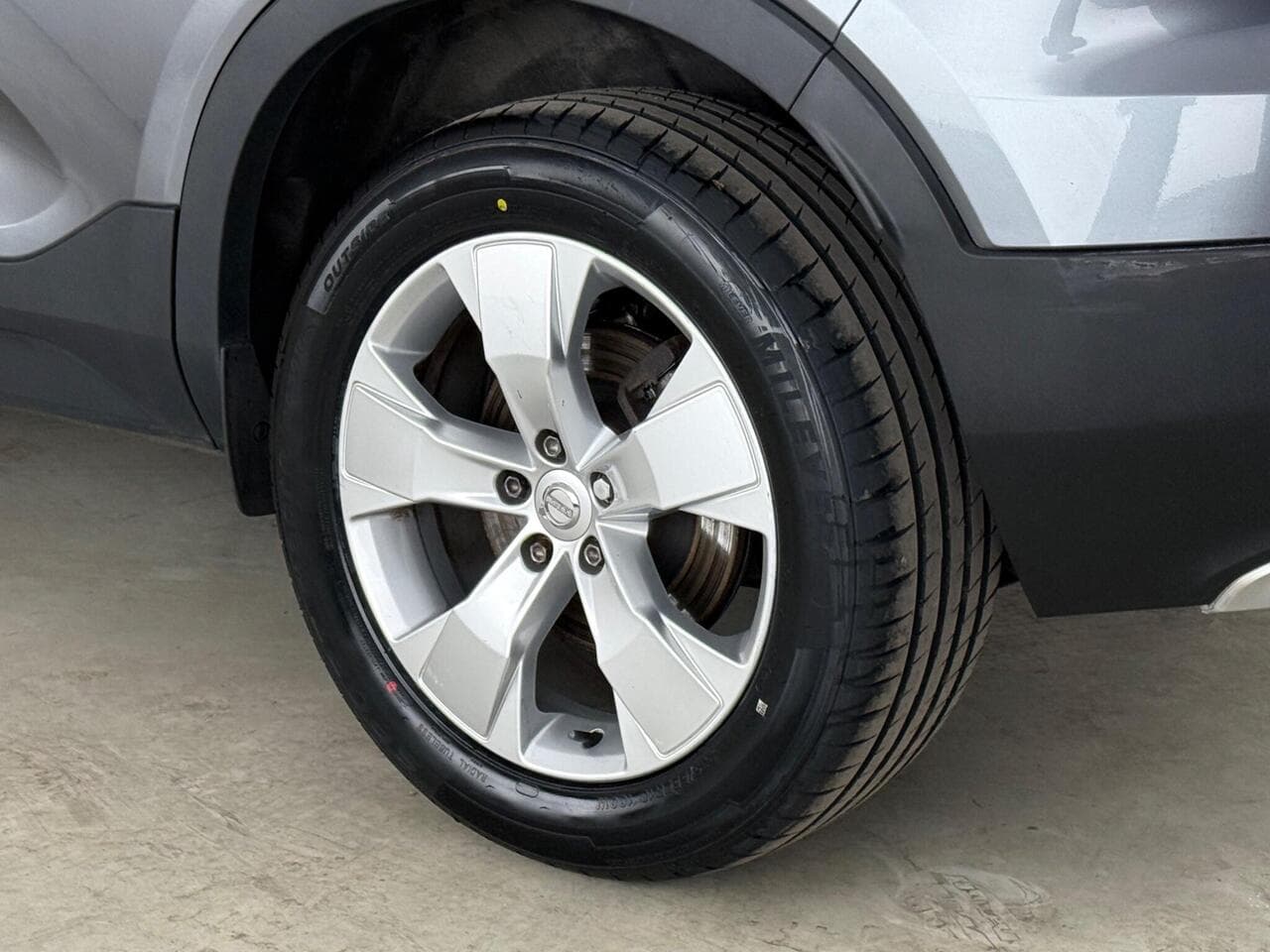 Volvo XC40 thumbnail Wheel