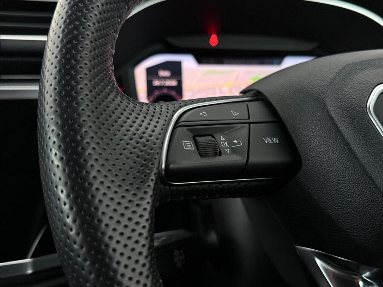 Audi Q3 thumbnail Misc Controls