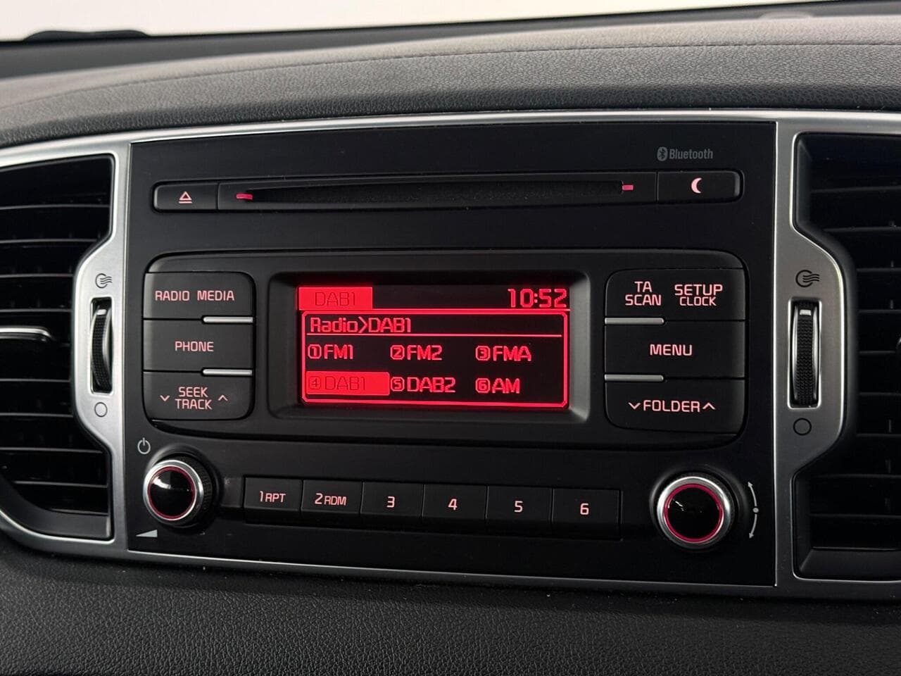 Kia Sportage thumbnail Infotainment System